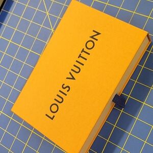 Louis Vuitton Box w Drawer 8 x 1.5 x 5.5This is an Authentic LV brand Packaging